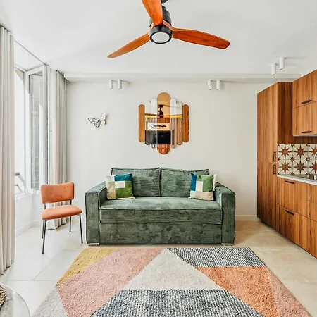 2bdr - 6p Le Marais Apartament
